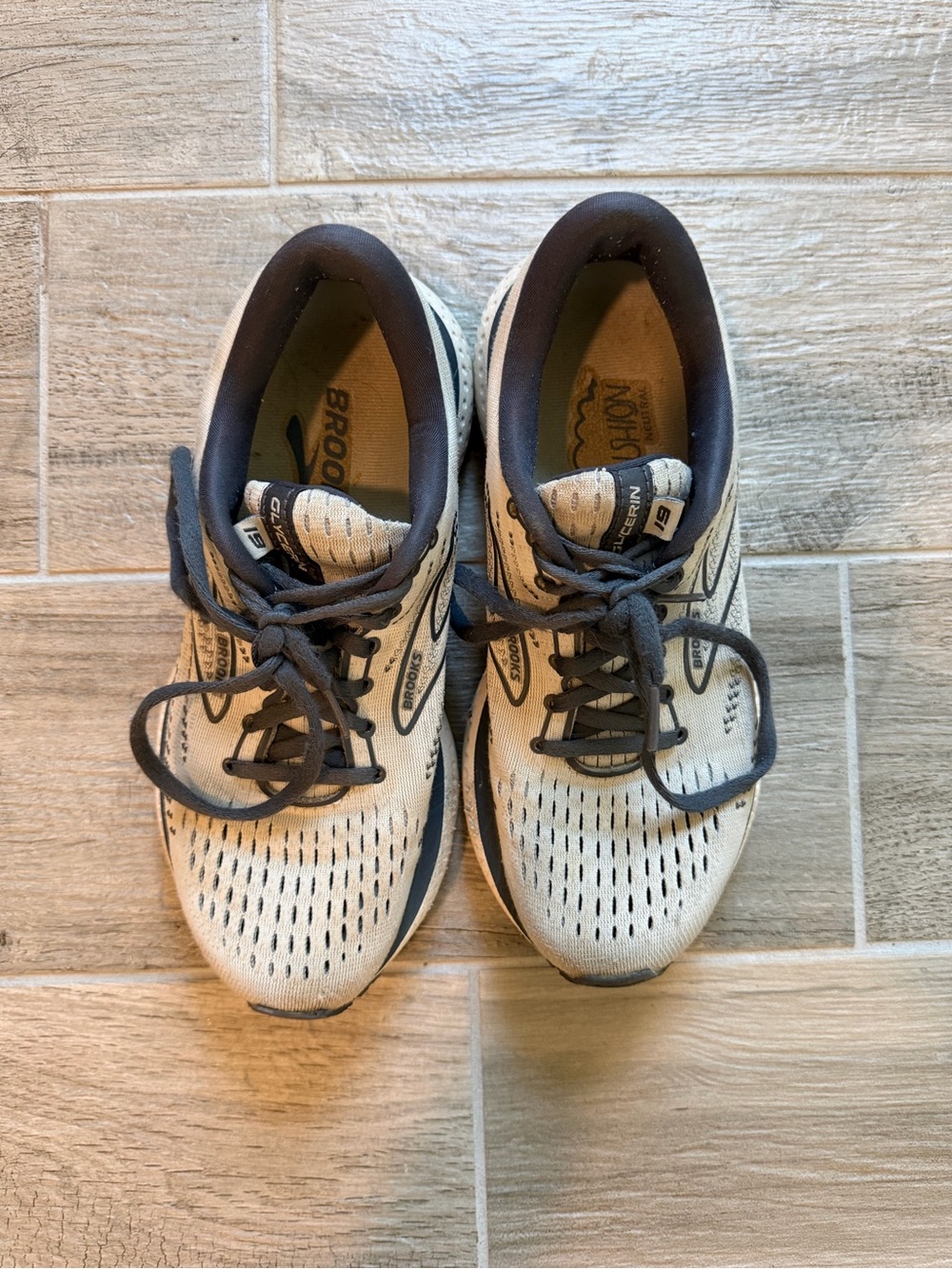 Brooks Running Shoes - glycerin in navy 7.5
